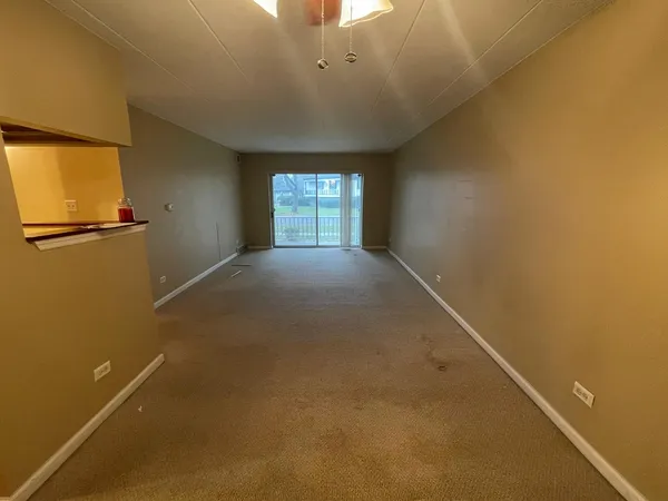 $89,900 | 3235 South Manor Drive, Unit 104, Lansing, IL 60438