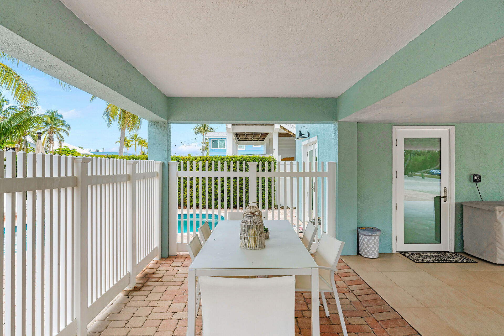 341 Sombrero Beach Road Marathon, FL 33050 - Photo 11 of 47 tour-359137-49