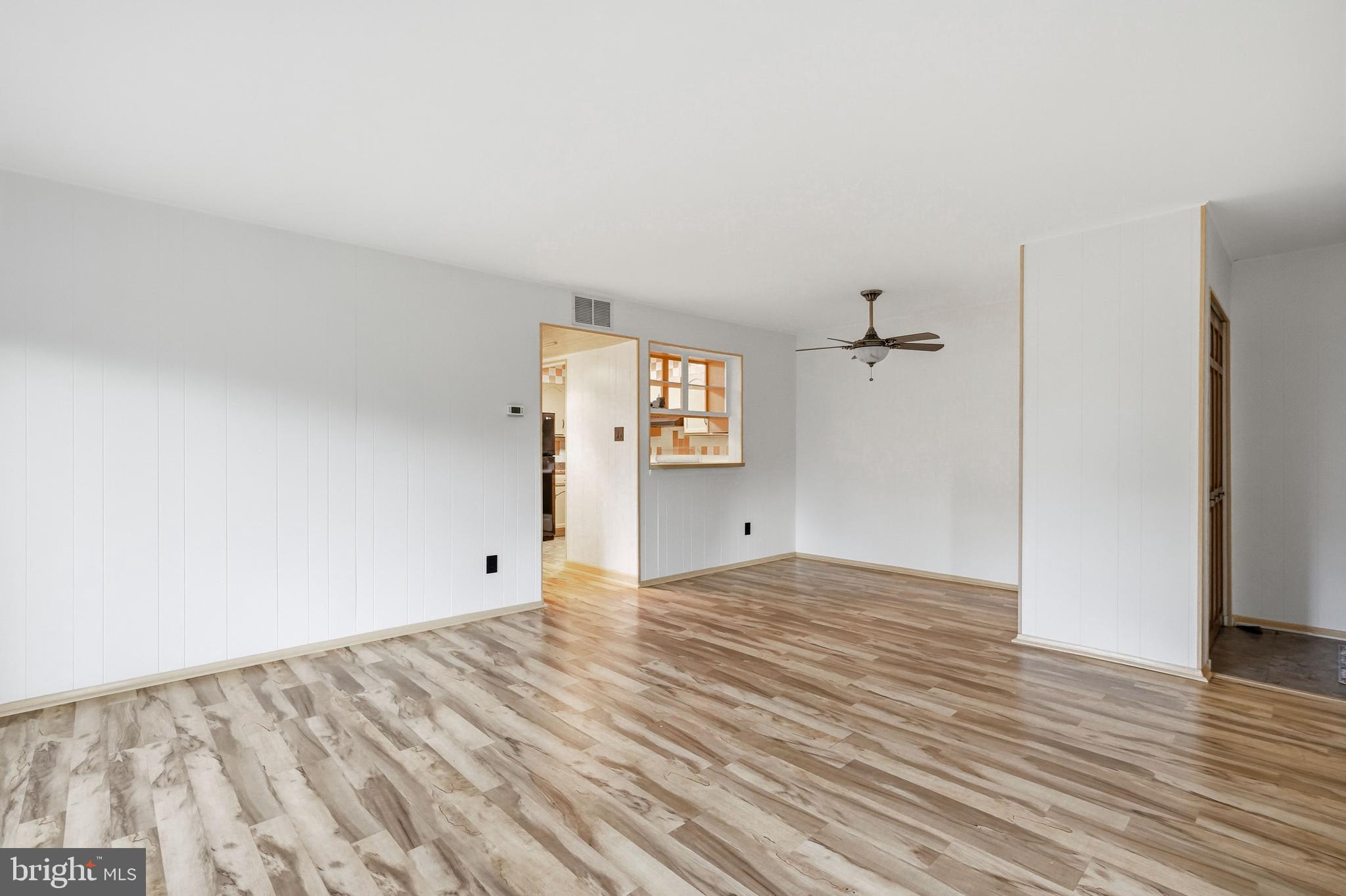25 South Church Road, Unit 93 Maple Shade, NJ 08052 - Photo 12 of 28 Large living space, LR/DR