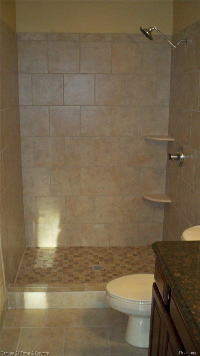 350 Grace Avenue Rochester, MI 48307 - Photo 17 of 25 100_2855