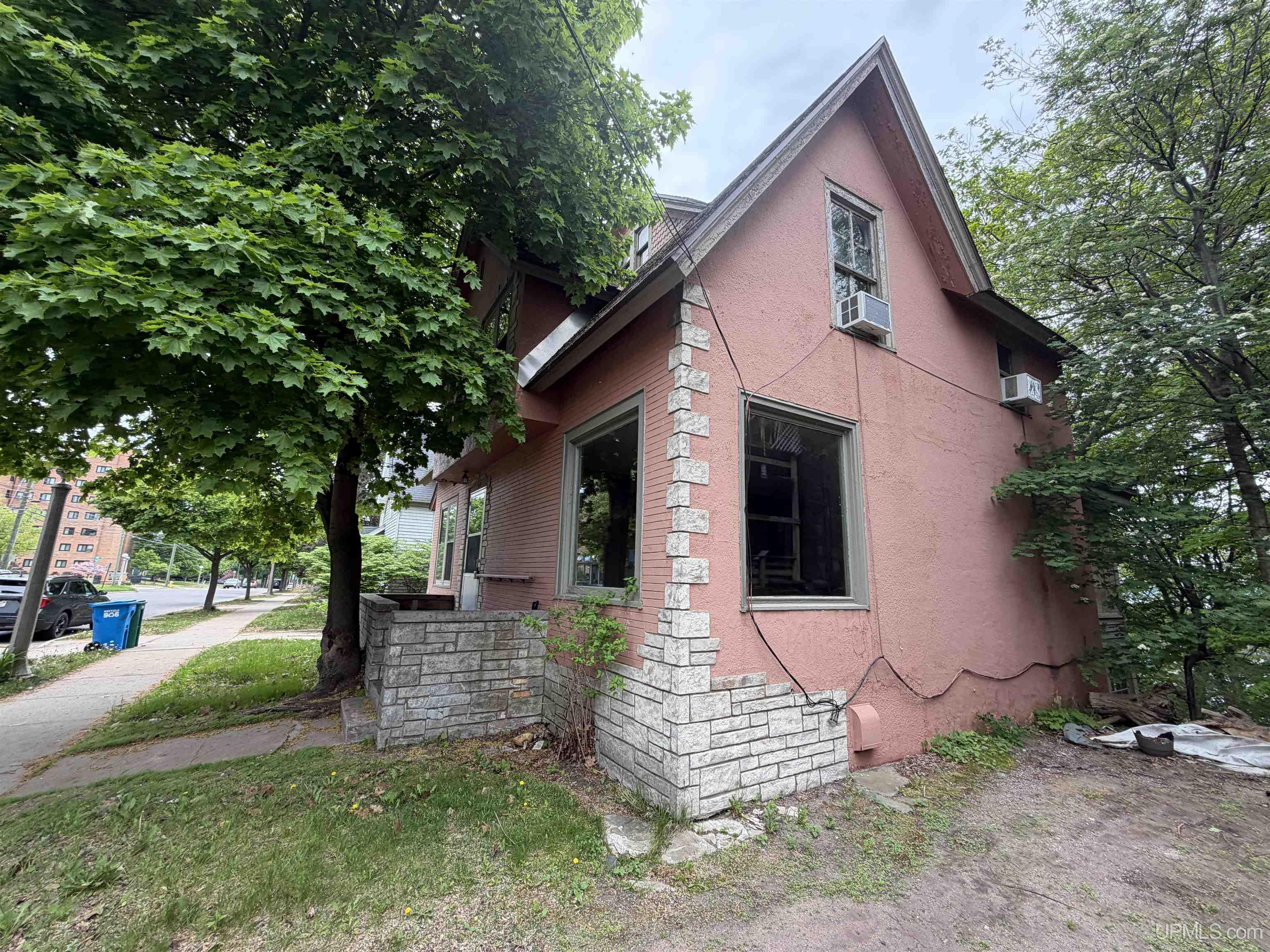 206 East Ridge Street Marquette, MI 49855 - Photo 3 of 92
