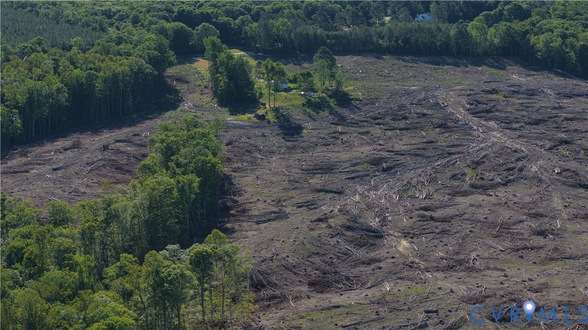 11700 Cosby Mill Road New Kent, VA 23124 - Photo 4 of 17 a view of a yard