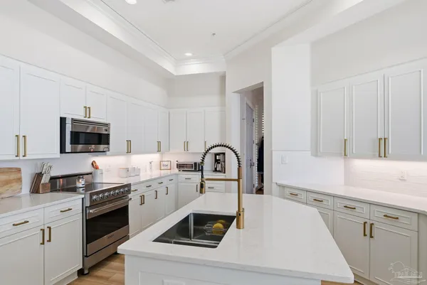 $1,250,000 | 6422 W Highway, Unit 1505, Panama City Beach, FL 32407