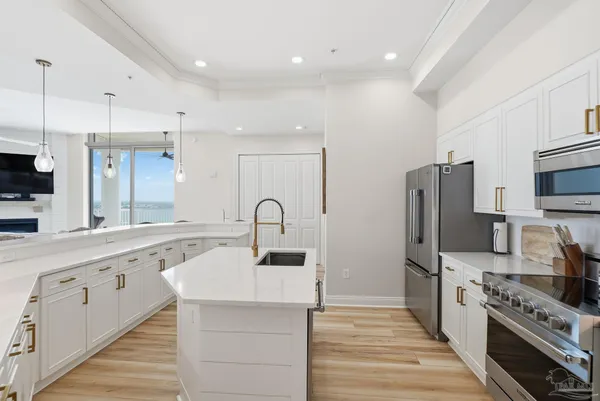 $1,250,000 | 6422 W Highway, Unit 1505, Panama City Beach, FL 32407