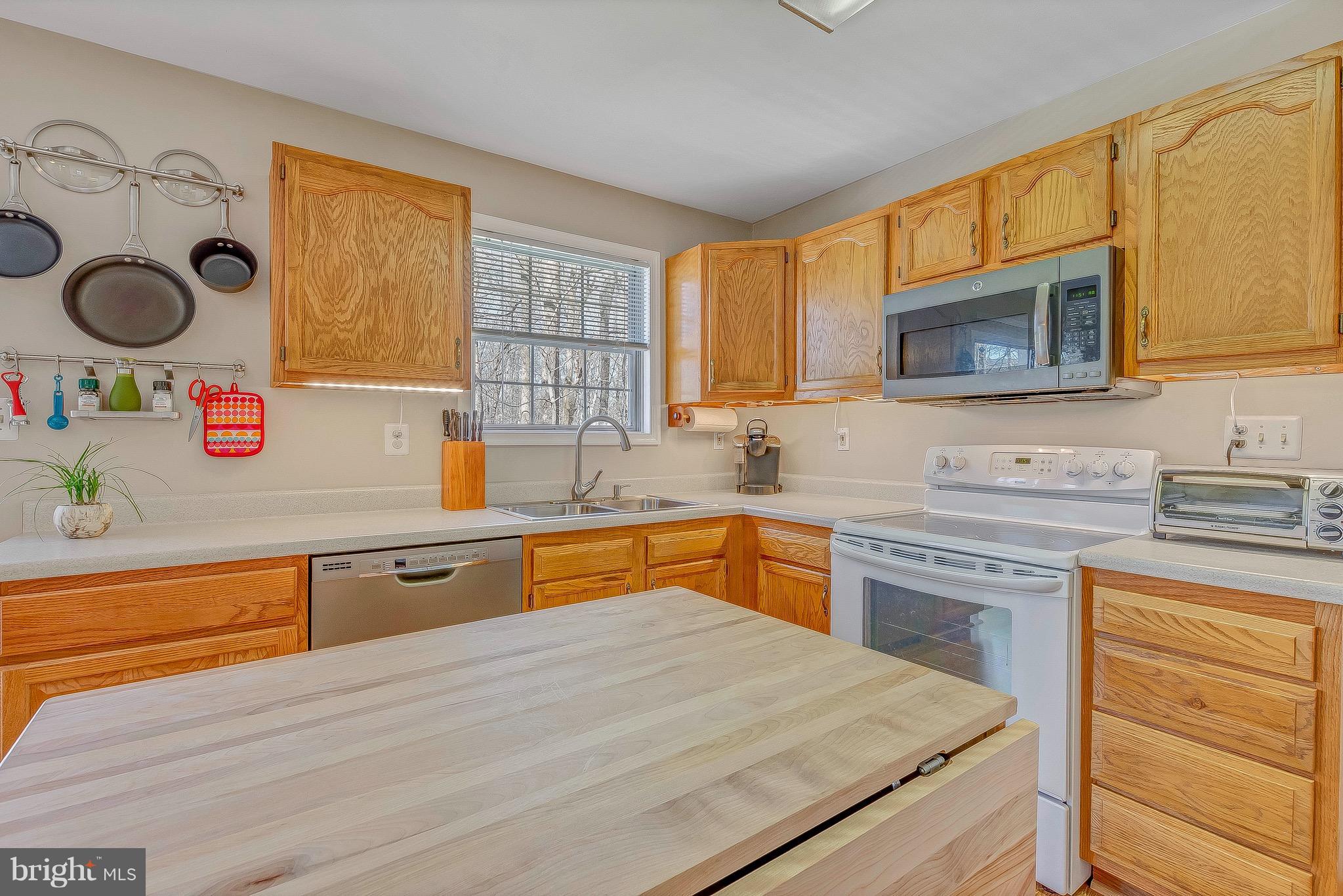 1510 Plum Point Road Huntingtown, MD 20639 - Photo 6 of 30 Kitchen