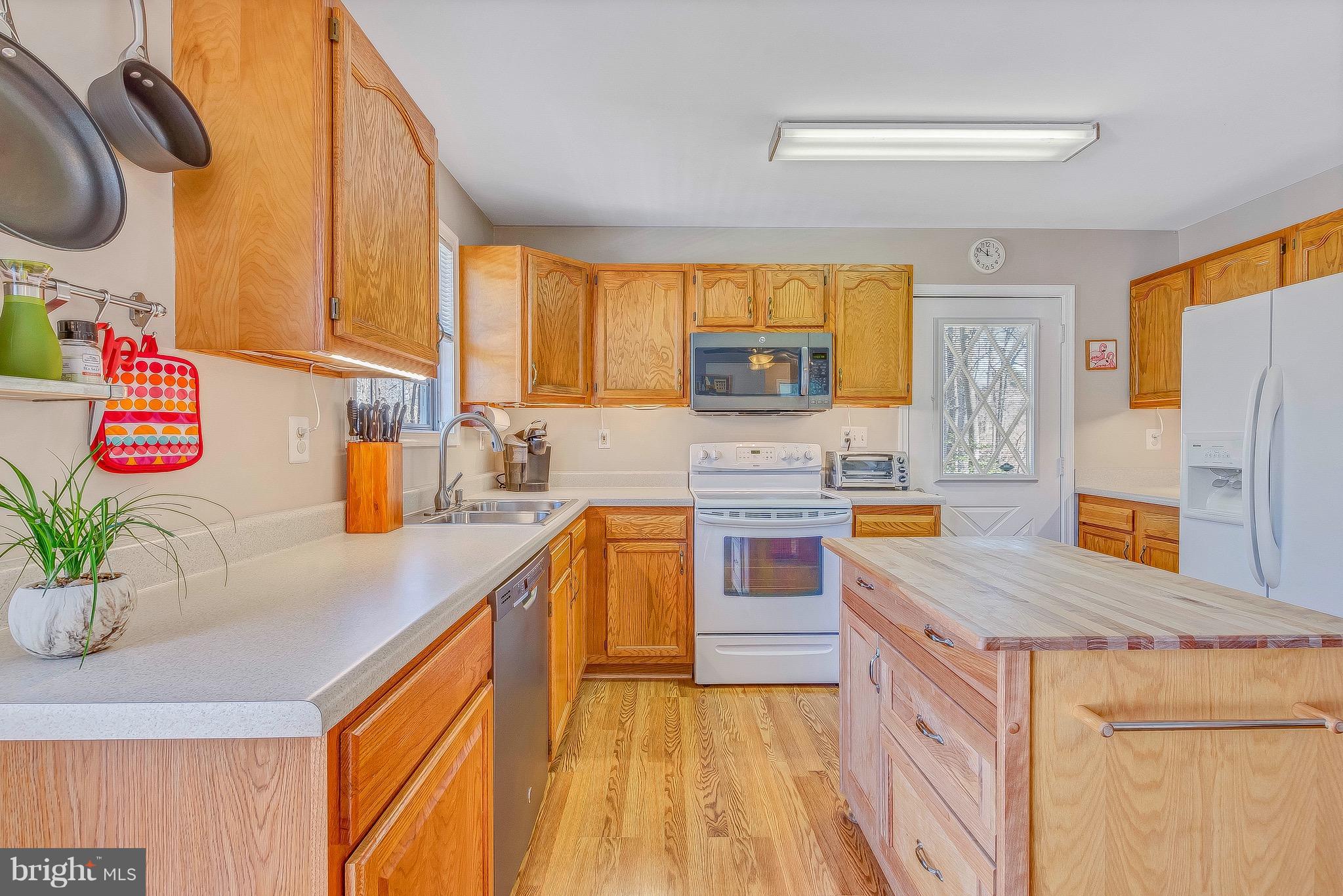 1510 Plum Point Road Huntingtown, MD 20639 - Photo 9 of 30 Kitchen