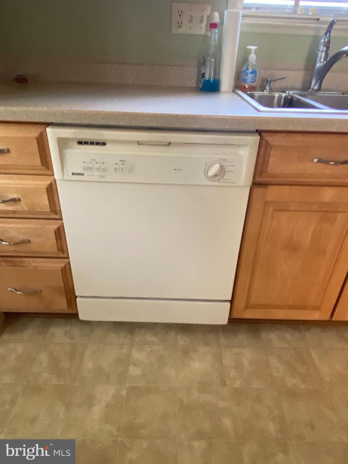 706 Crosby Road Baltimore, MD 21228 - Photo 21 of 89 dishwasher