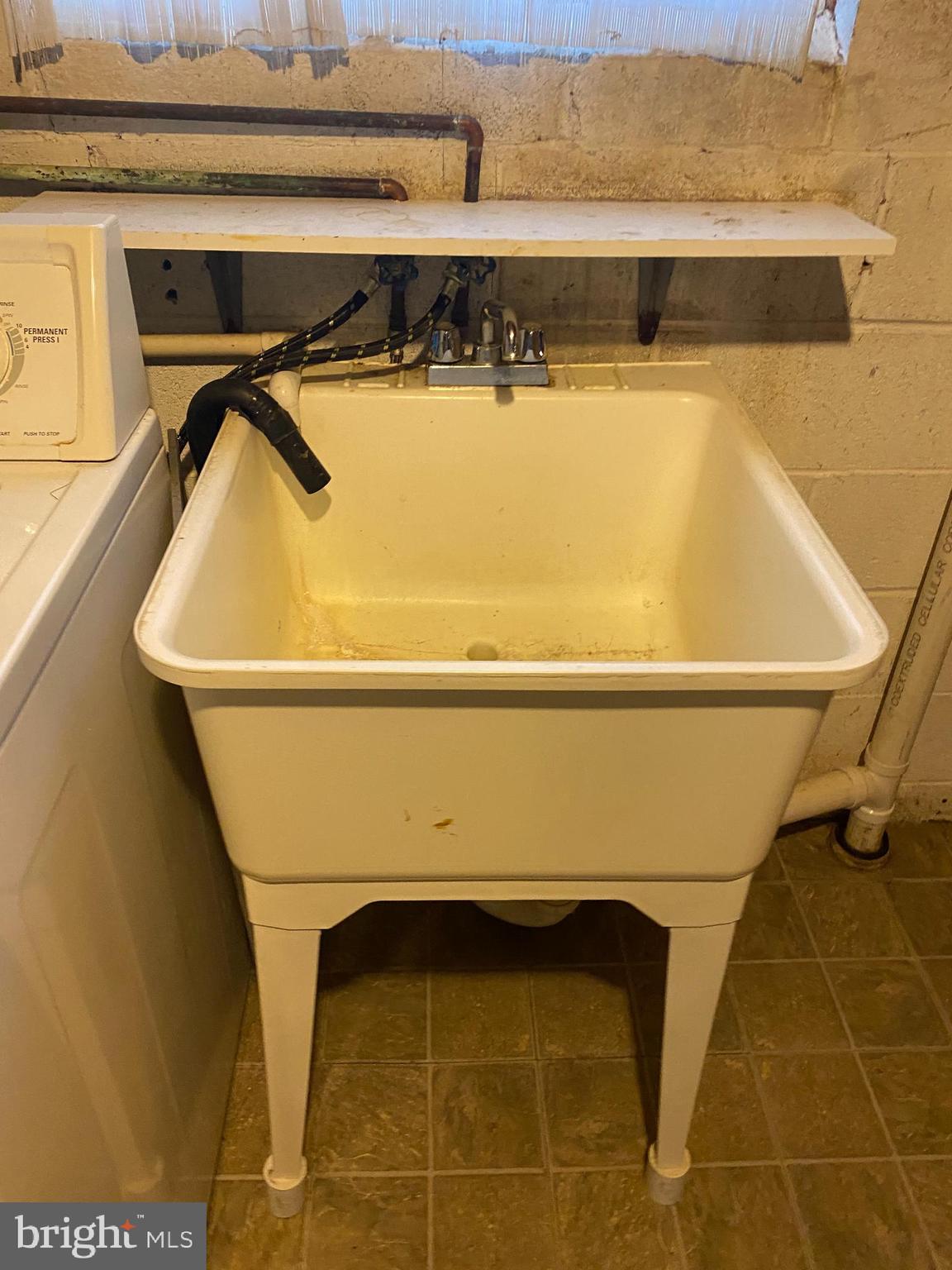 706 Crosby Road Baltimore, MD 21228 - Photo 73 of 89 wash tub convenience