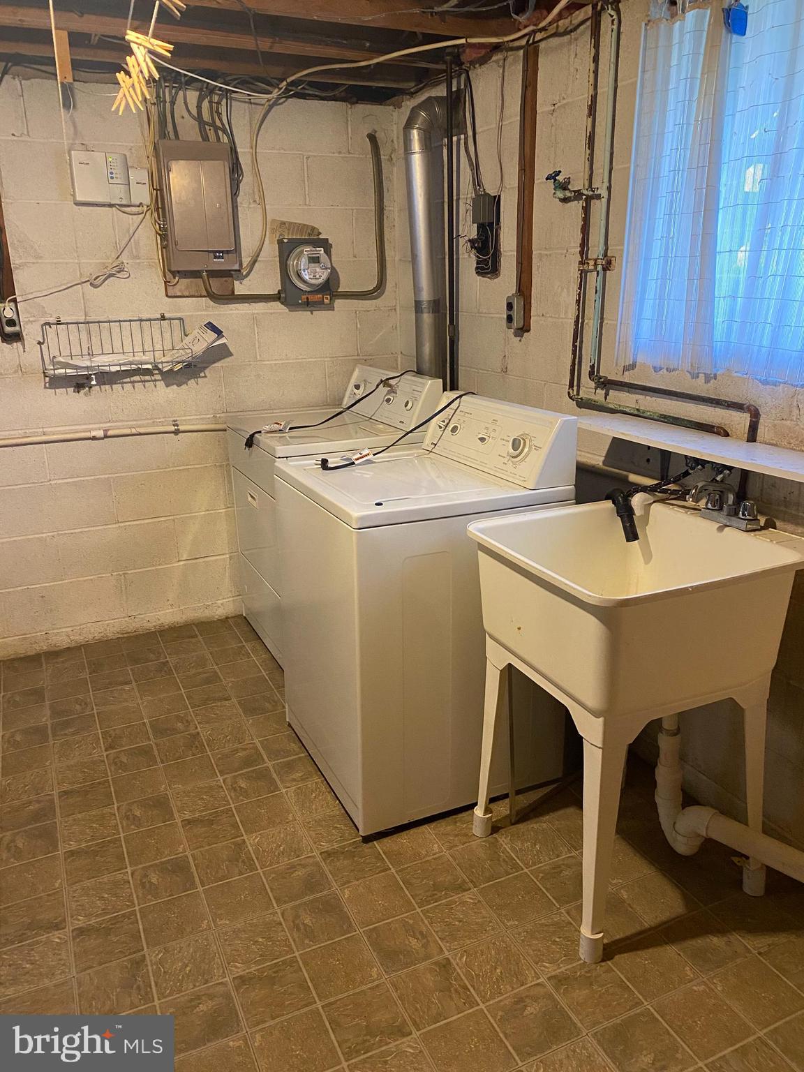 706 Crosby Road Baltimore, MD 21228 - Photo 74 of 89 laundry