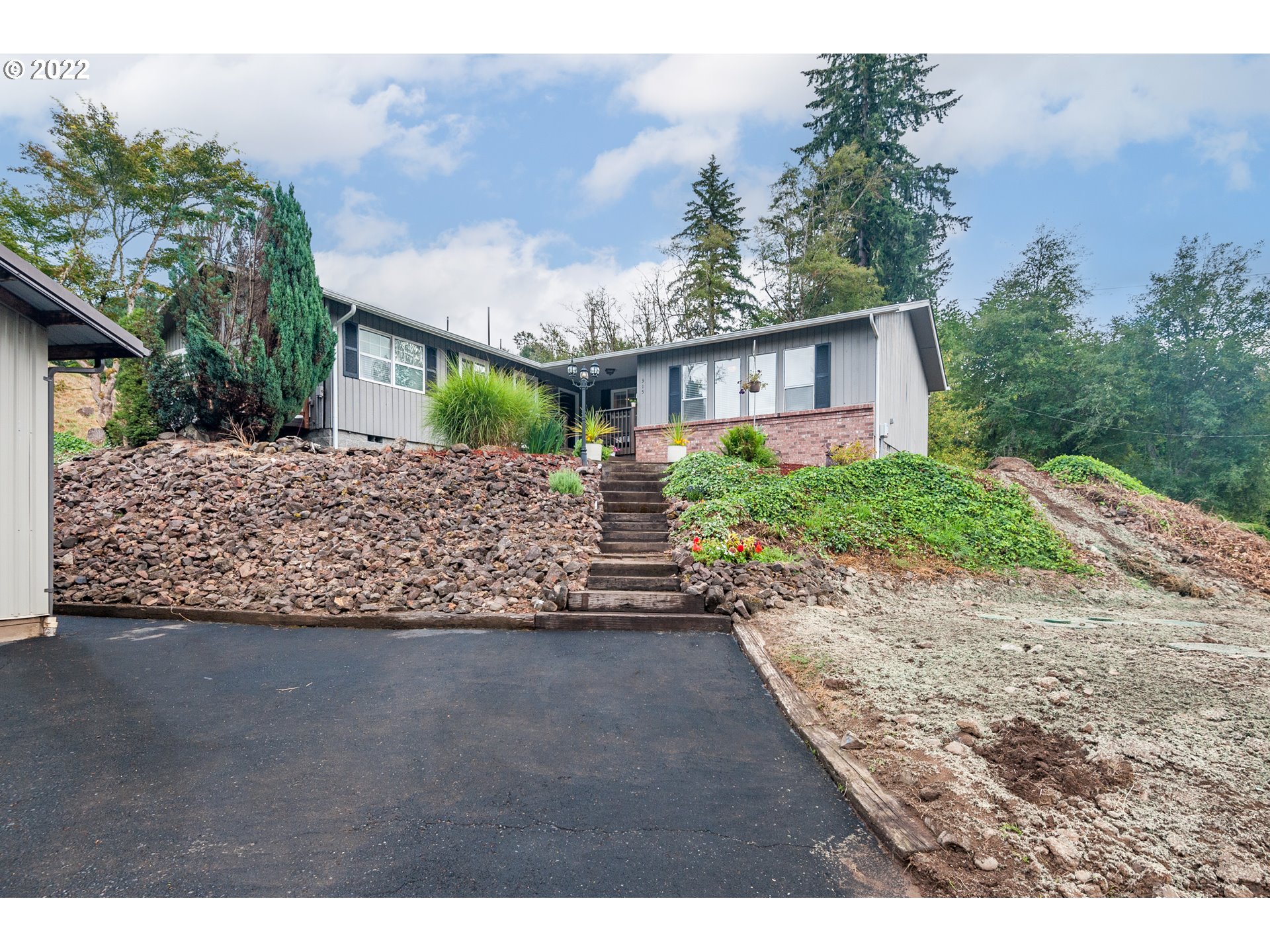 315 Ostrander Road Kelso, WA 98626 - Photo 2 of 29 Gallery Image 2