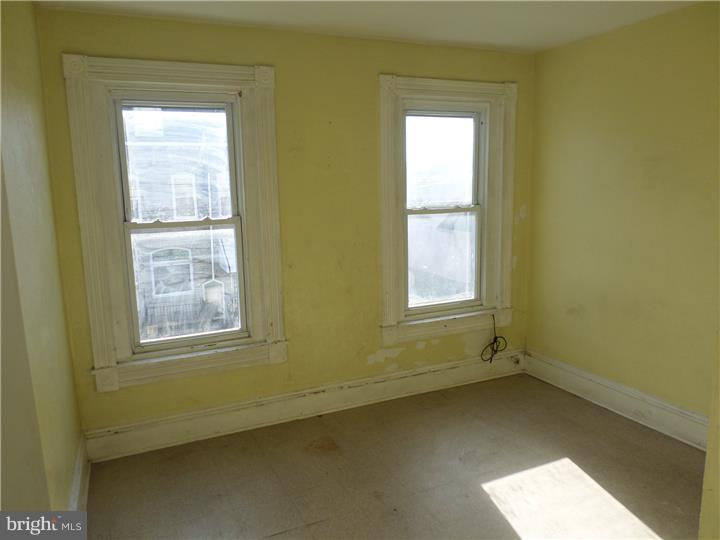 915 Perry Street Reading, PA 19604 - Photo 5 of 10 Gallery Image 5