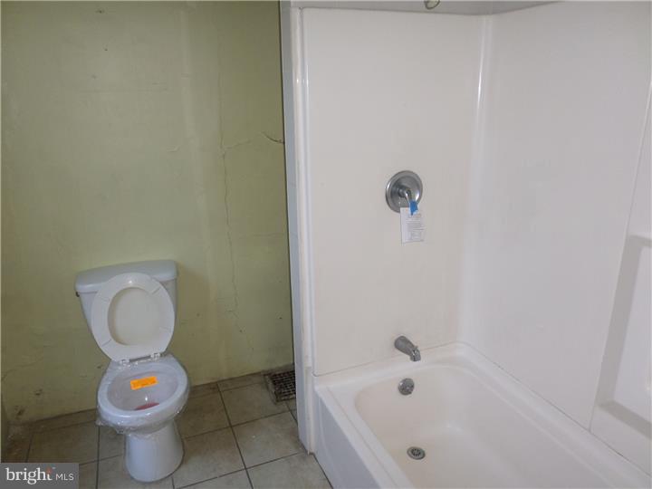 915 Perry Street Reading, PA 19604 - Photo 8 of 10 Gallery Image 8