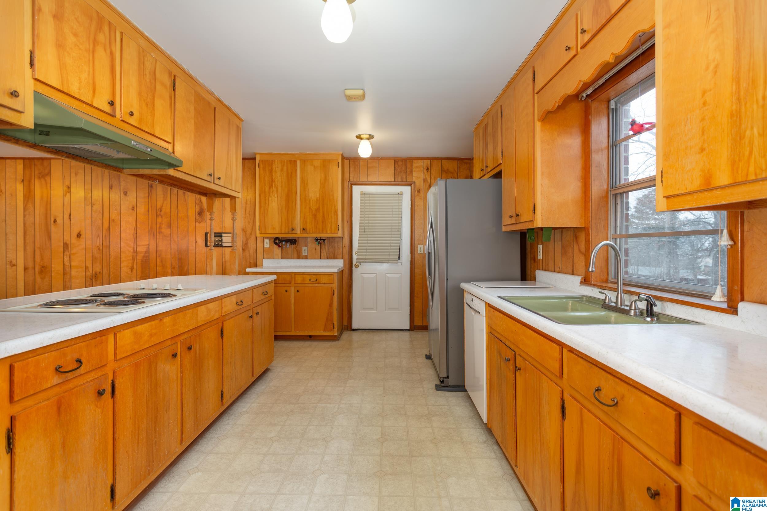 505 Crestview Road Anniston, AL 36207 - Photo 8 of 38