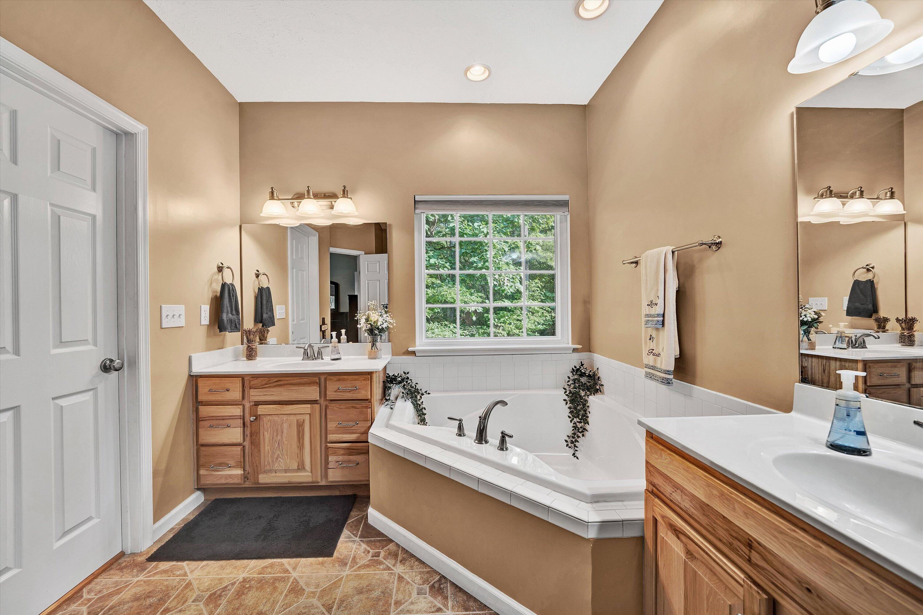 137 Shanleys Loop Ferrum, VA 24088 - Photo 25 of 45 Primary Suite