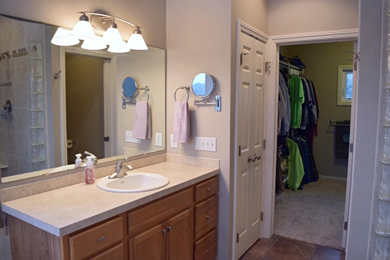 6970 Farr Road Nunica, MI 49448 - Photo 21 of 34 Double Master Vanities-Dual