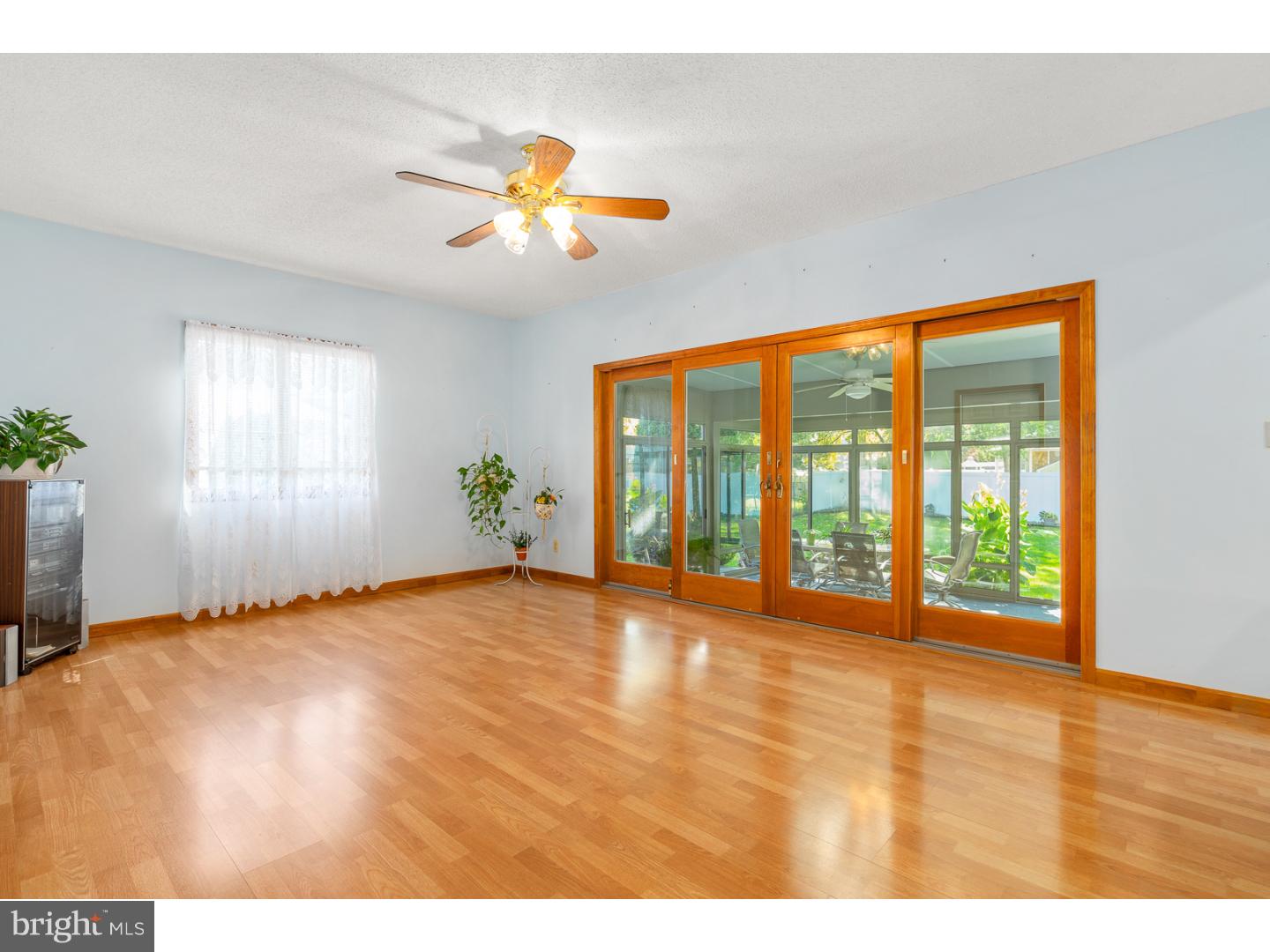 25 Mill Bend Road Trenton, NJ 08690 - Photo 4 of 28 Dining Room