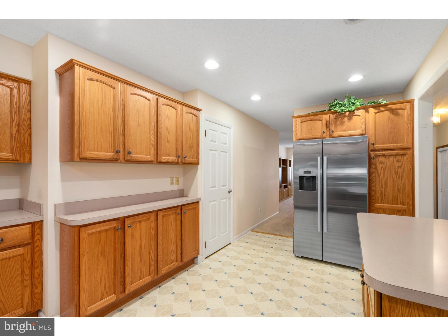 25 Mill Bend Road Trenton, NJ 08690 - Photo 7 of 28 Kitchen