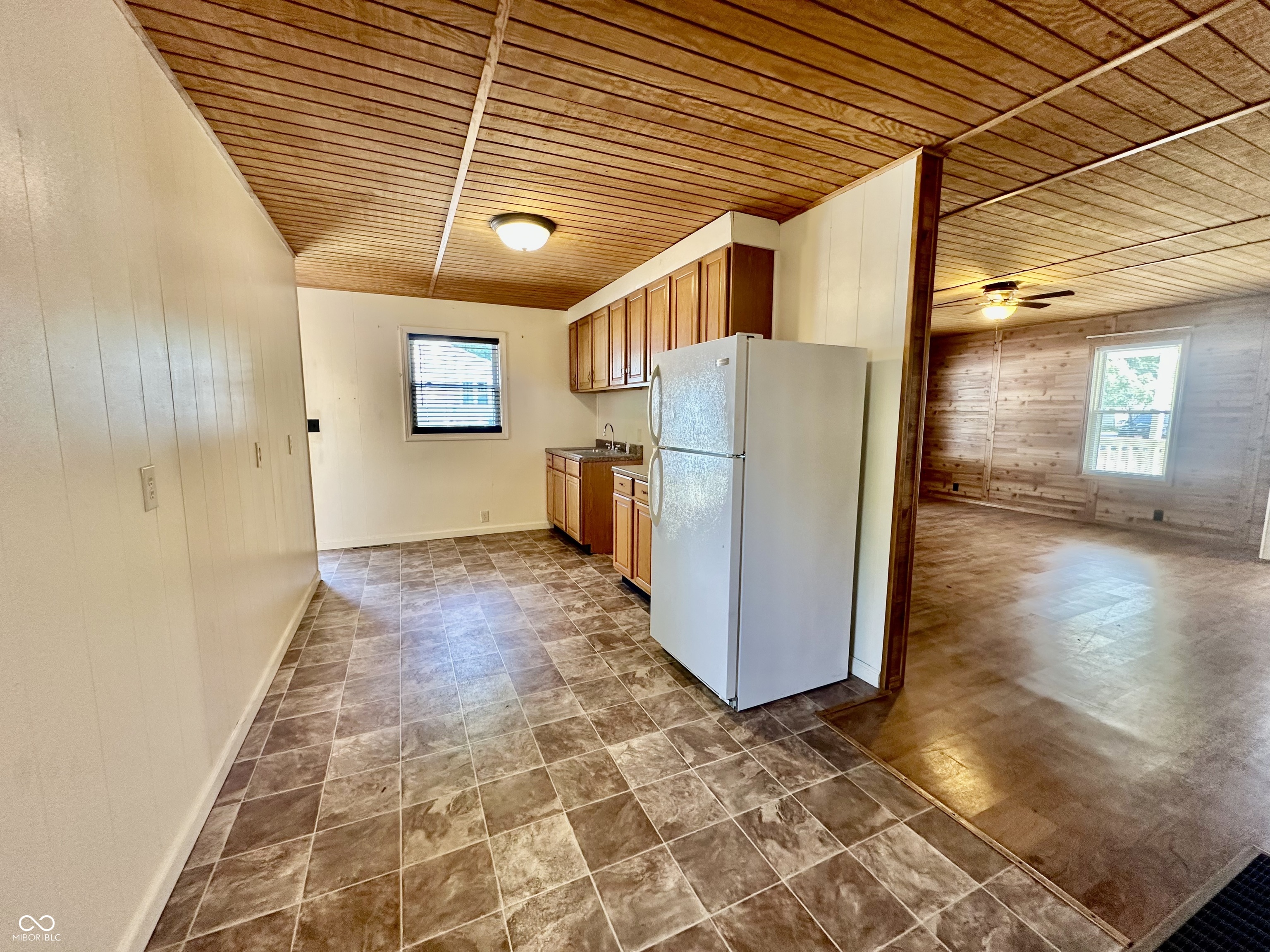 929 Washington Street Covington, IN 47932 - Photo 11 of 16