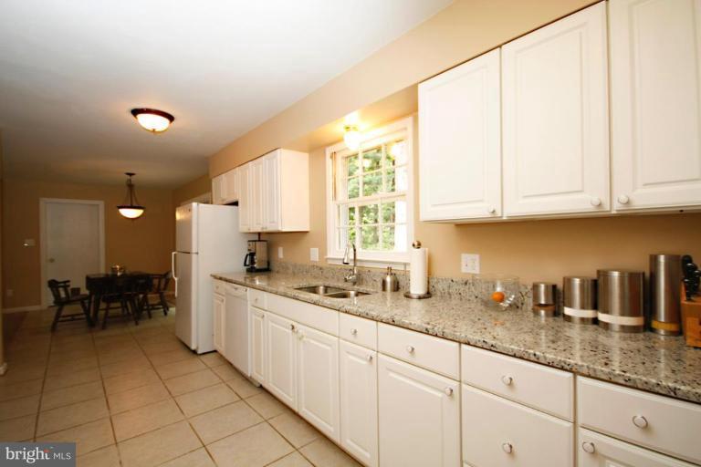 7721 Falstaff Road McLean, VA 22102 - Photo 12 of 27 Kitchen #3