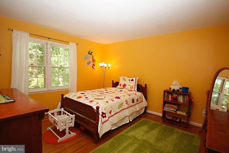 7721 Falstaff Road McLean, VA 22102 - Photo 17 of 27 Bedroom #3