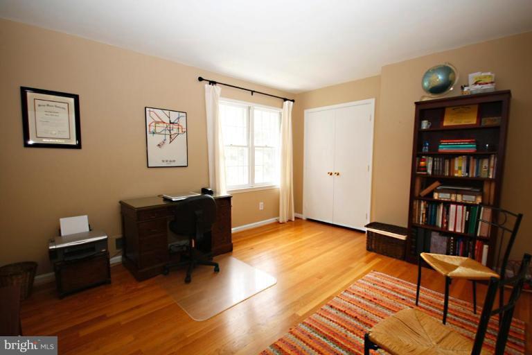 7721 Falstaff Road McLean, VA 22102 - Photo 18 of 27 Bedroom #4