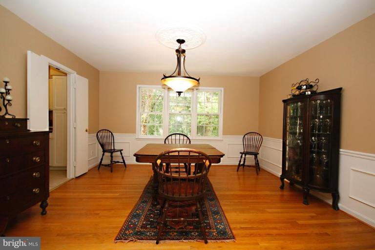 7721 Falstaff Road McLean, VA 22102 - Photo 5 of 27 Dining Room