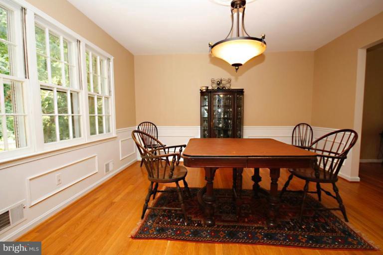 7721 Falstaff Road McLean, VA 22102 - Photo 6 of 27 Dining Room #2