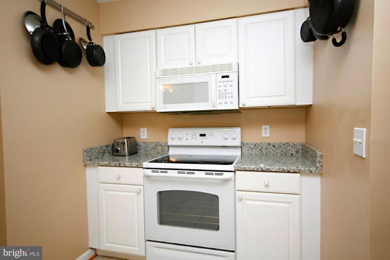 7721 Falstaff Road McLean, VA 22102 - Photo 10 of 27 Kitchen #2