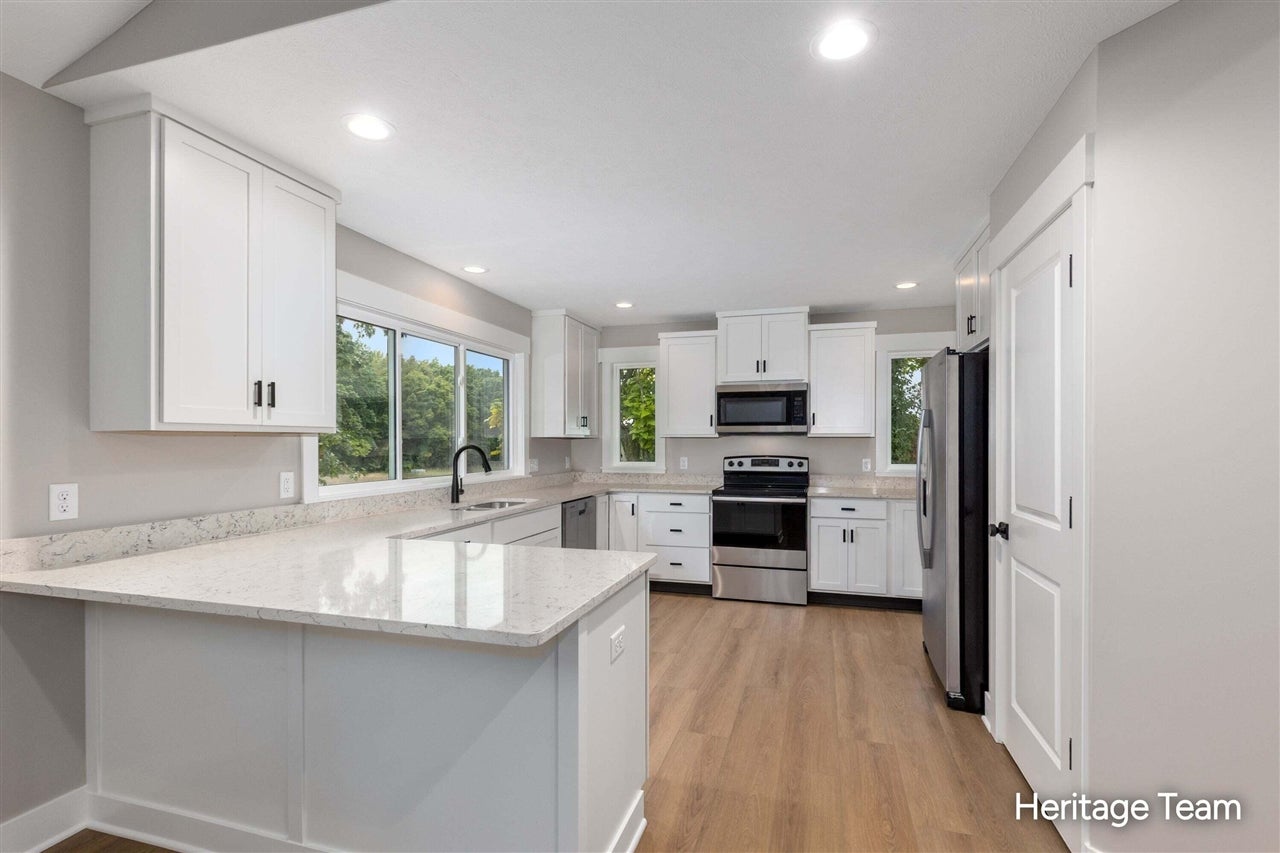 690 Pierce Road Plainwell, MI 49080 - Photo 8 of 42 Gallery Image 8