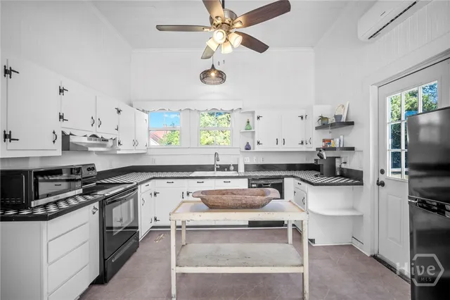 $337,000 | 295 South Lewis Street, Metter, GA 30439