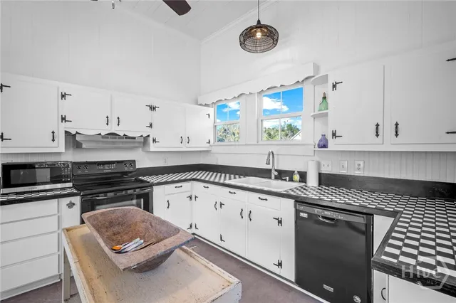 $337,000 | 295 South Lewis Street, Metter, GA 30439