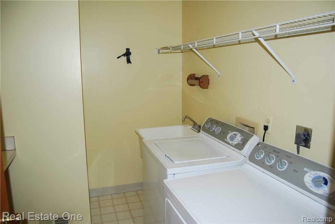 2152 Rochelle Park Drive, Unit 102 Rochester, MI 48309 - Photo 15 of 22 2nd Floor Laundry