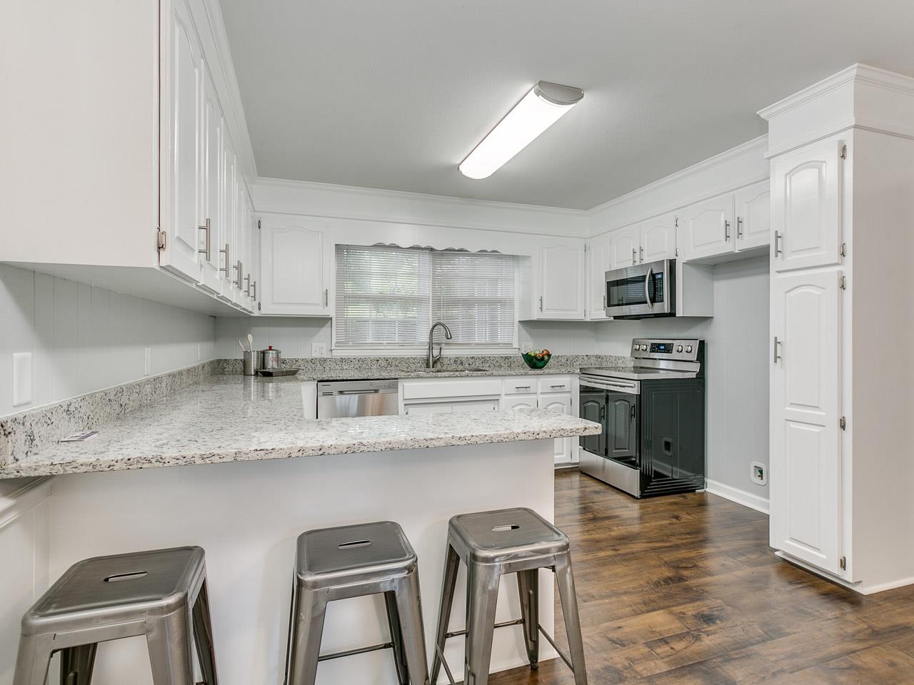 100 Montclair Road Greer, SC 29651 - Photo 12 of 33