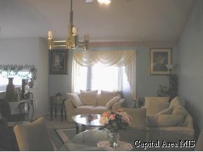 1005 Diane Court Springfield, IL 62702 - Photo 2 of 9 Gallery Image 2