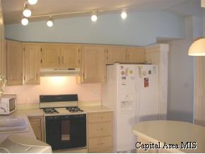1005 Diane Court Springfield, IL 62702 - Photo 7 of 9 Gallery Image 7