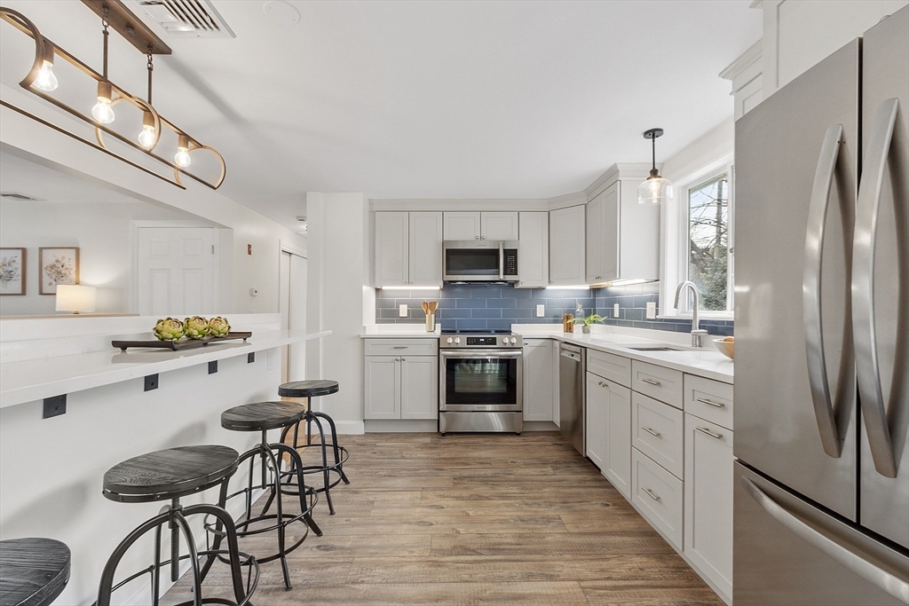 4 Parkman Road Reading, MA 01867 - Photo 5 of 34