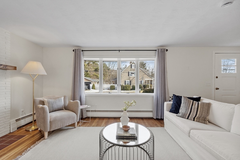 4 Parkman Road Reading, MA 01867 - Photo 9 of 34