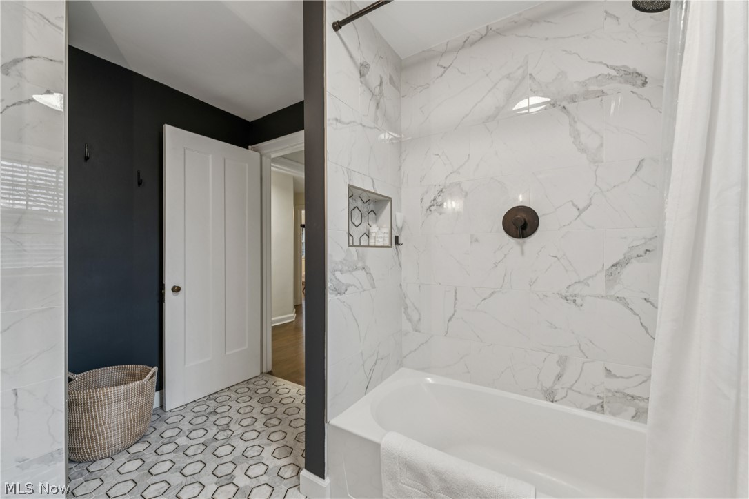3029 Chadbourne Road Cleveland, OH 44120 - Photo 19 of 38 Gallery Image 19