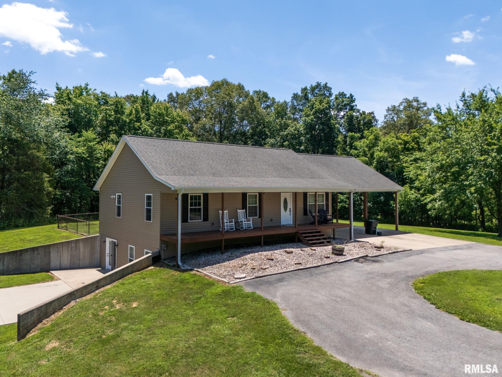 13236 Edwards Road Pittsburg, IL 62974 - Photo 3 of 34