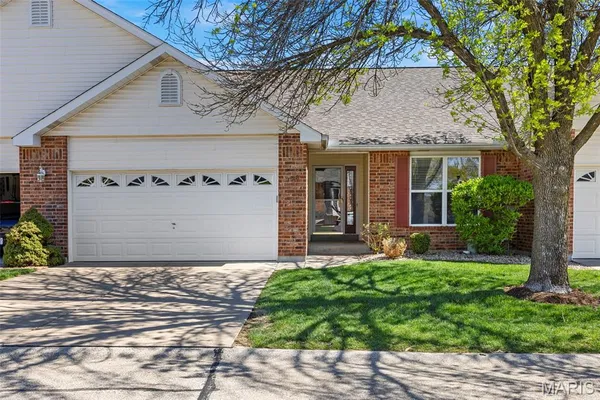 $300,000 | 3168 Country Bluff Drive, Unit 38B, St. Charles, MO 63301