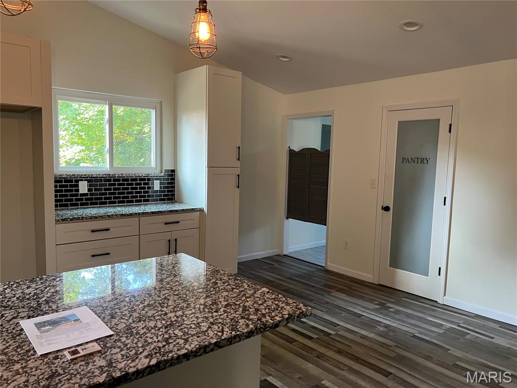 1529 Tryon Drive St. Louis, MO 63146 - Photo 11 of 22