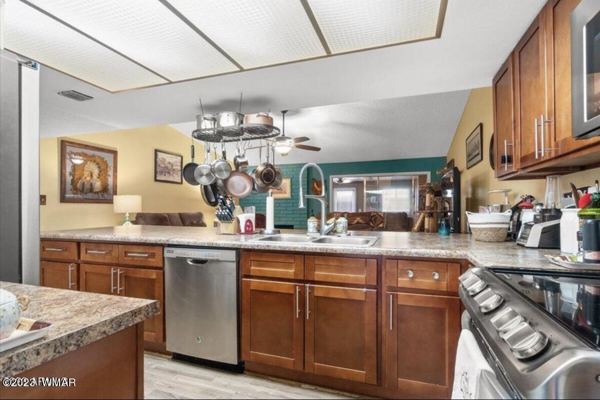 4249 East Hano Street Phoenix, AZ 85044 - Photo 8 of 19