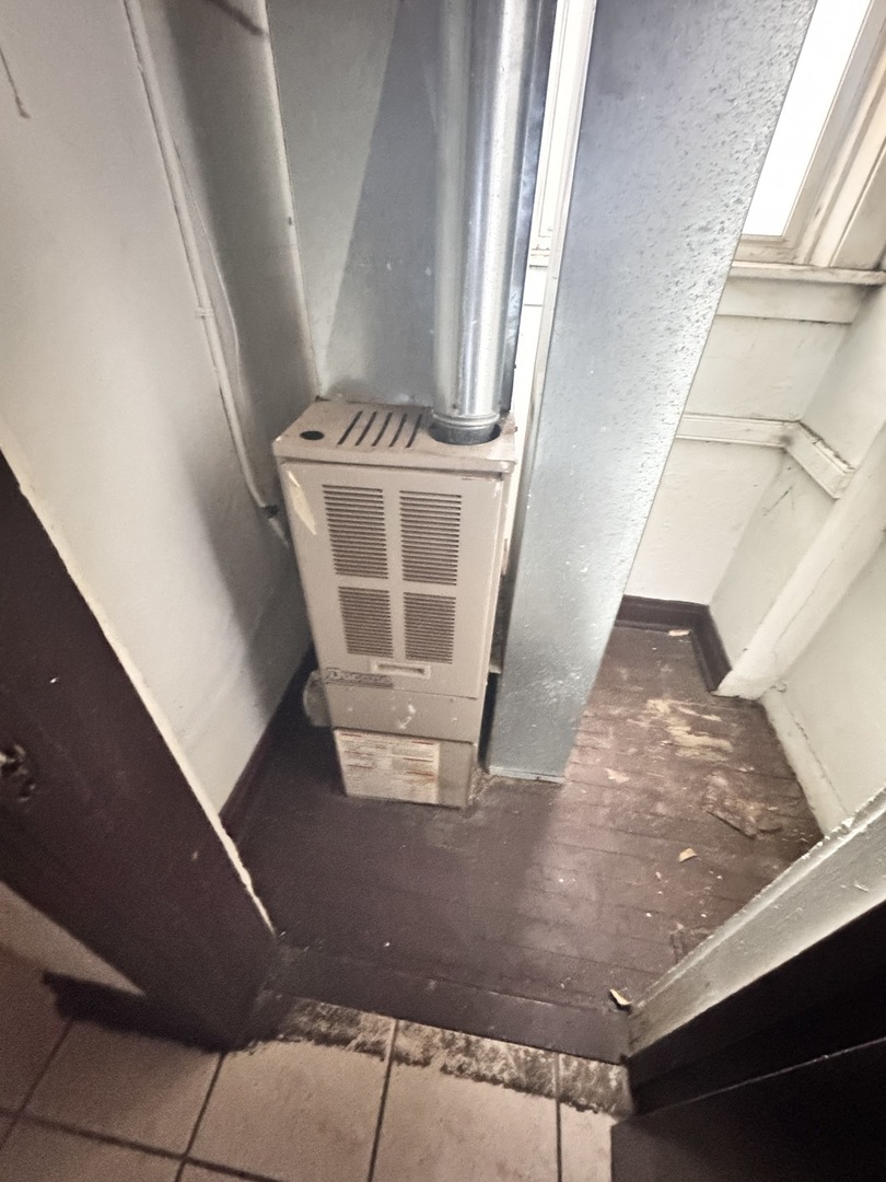 4459 West Jackson Boulevard Chicago, IL 60624 - Photo 12 of 14 a view of entryway