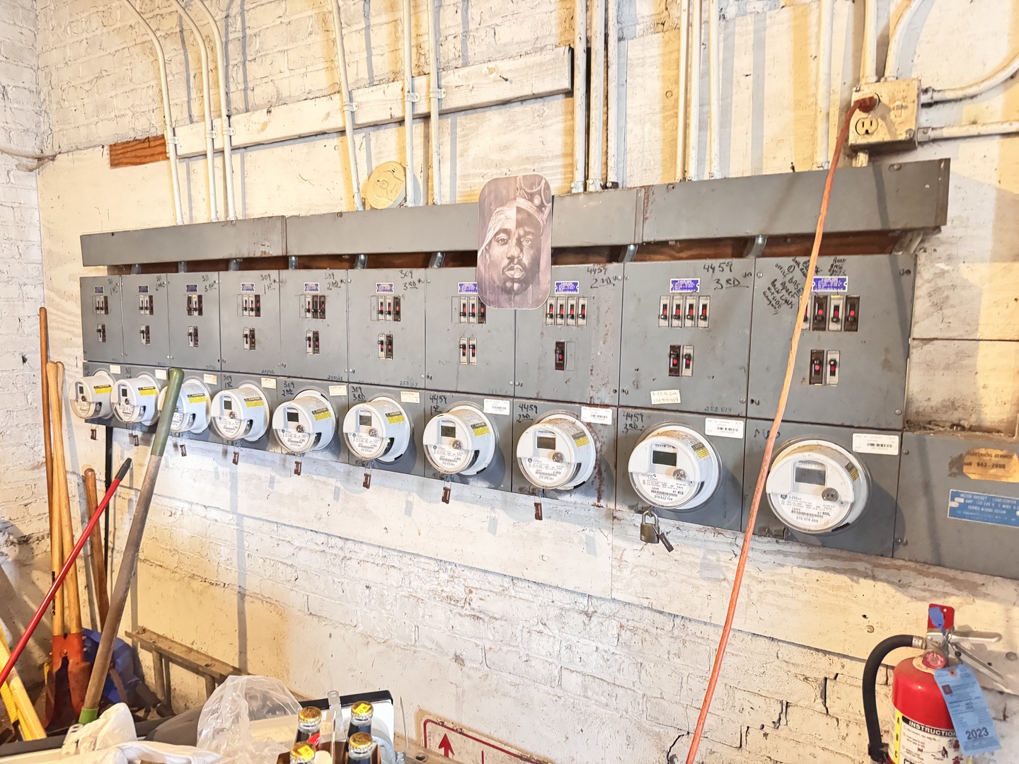 4459 West Jackson Boulevard Chicago, IL 60624 - Photo 13 of 14 a utility room with washer and dryer