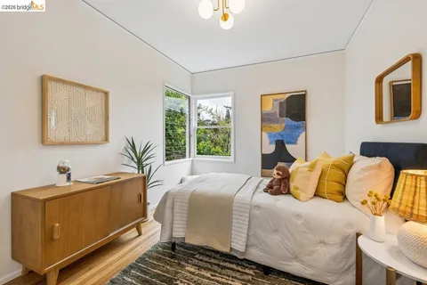 $848,000 | 233 Capricorn Avenue, Oakland, CA 94611