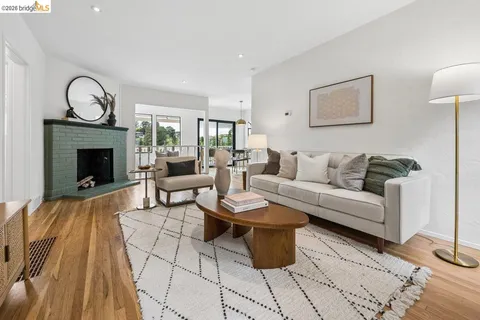 $848,000 | 233 Capricorn Avenue, Oakland, CA 94611