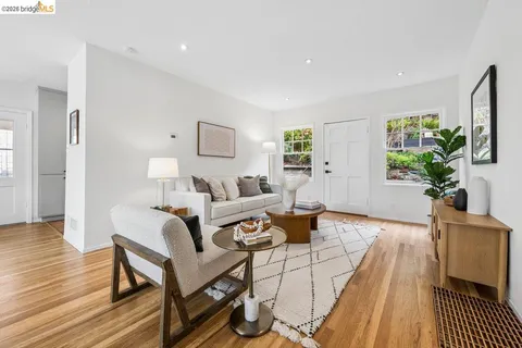 $848,000 | 233 Capricorn Avenue, Oakland, CA 94611