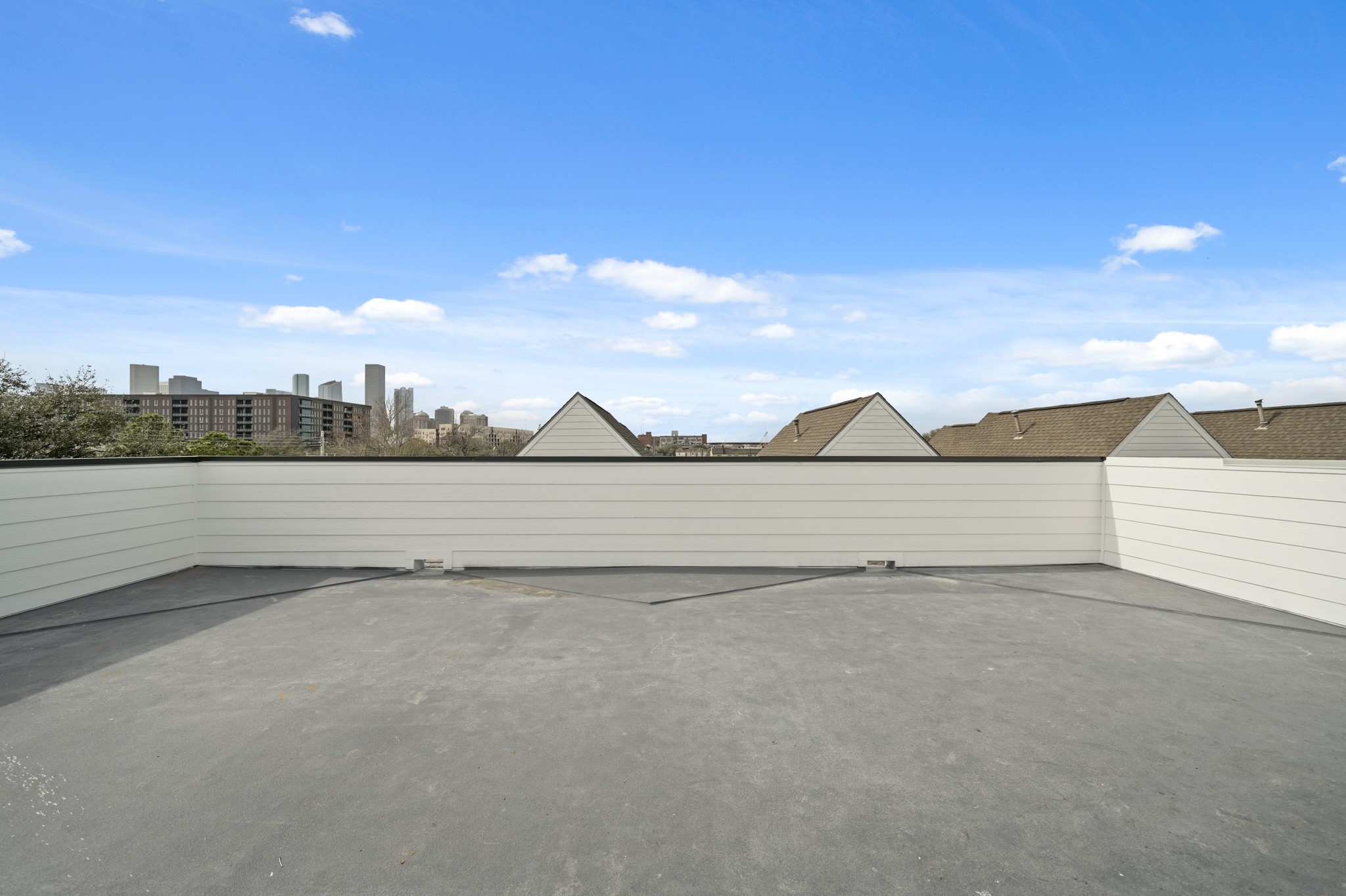 321 North Nagle Street Houston, TX 77003 - Photo 12 of 22 a view of a terrace