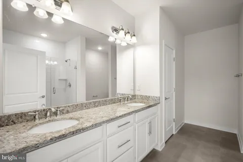 $635,000 | 3985 Norton Place, Unit 101, Fairfax, VA 22030