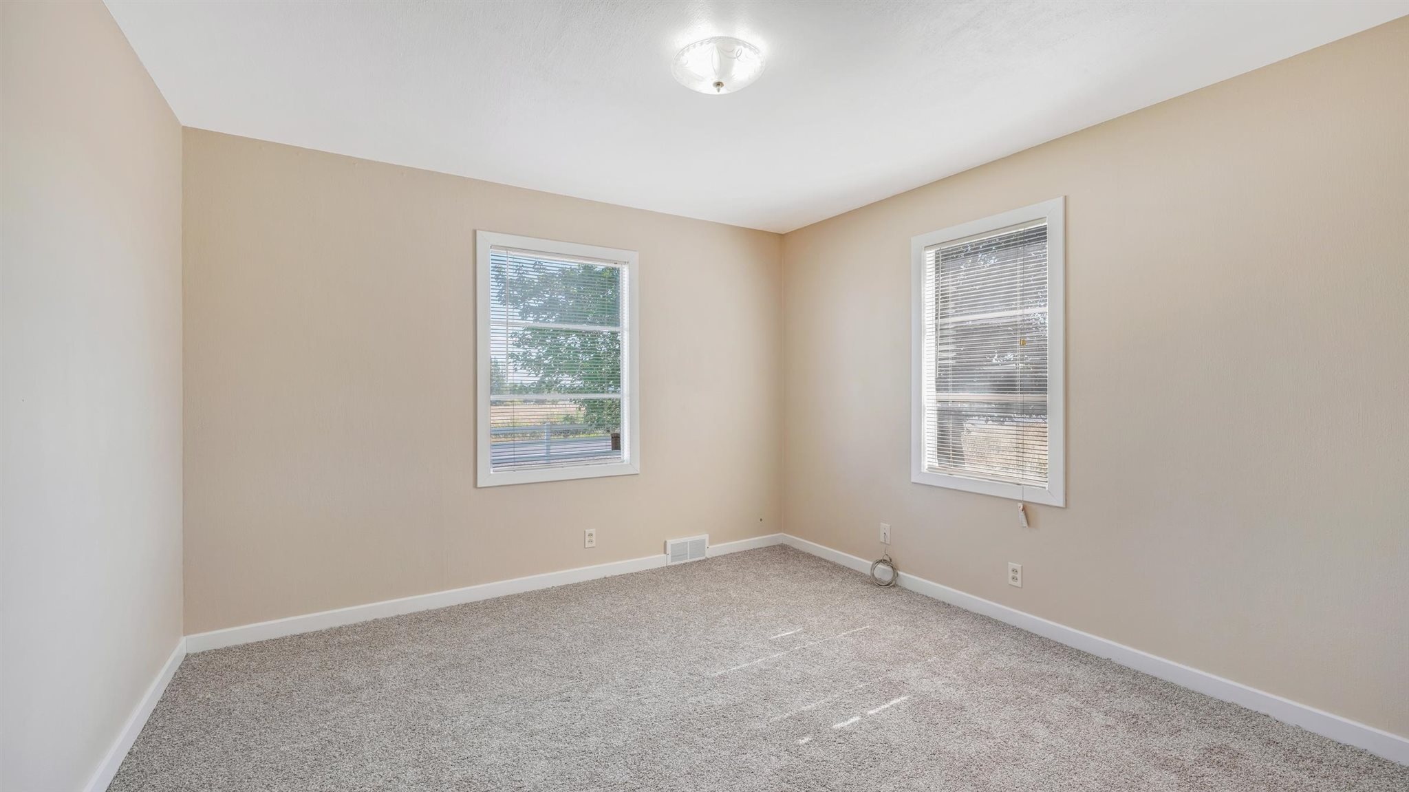 26911 North Monroe Road Deer Park, WA 99006 - Photo 15 of 35